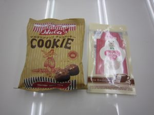 紅茶とチョコレート菓子