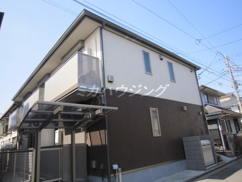 CORGI  HOUSE